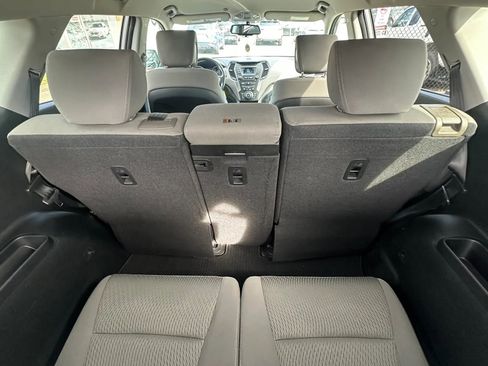 Used 2014 Hyundai Santa Fe GLS image 24
