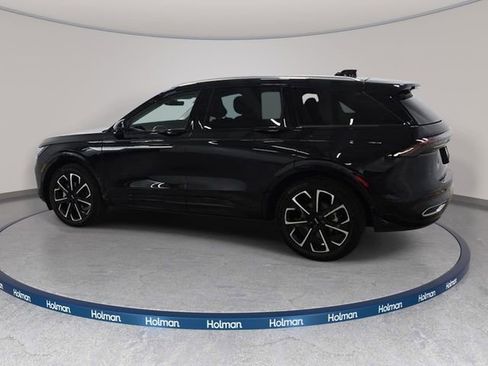 Used 2025 Lincoln Nautilus Reserve AWD/4WD image 7