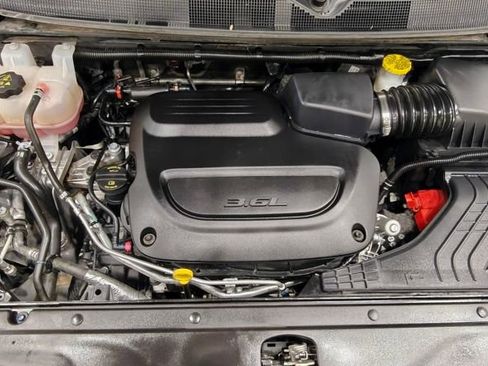 Used 2025 Chrysler Pacifica Select FWD image 57