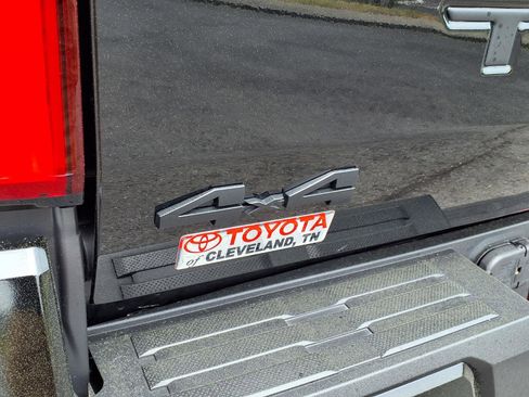 Used 2025 Toyota Tacoma TRD Off-Road image 17