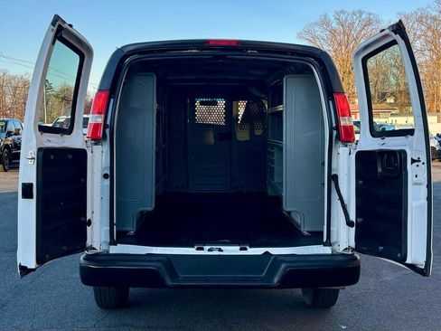 Used 2020 GMC Savana 2500 Extended w/ Driver Convenience Package image 9