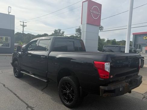 Used 2018 Nissan Titan SL w/ Midnight Edition AWD/4WD image 7