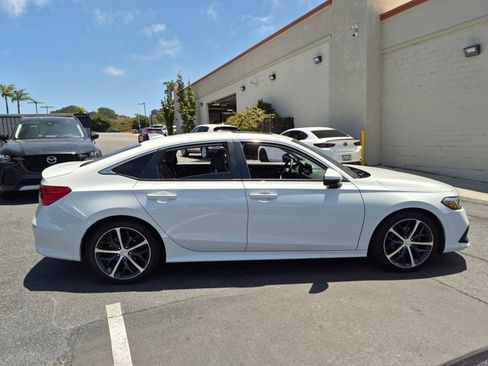 Used 2024 Honda Civic Touring image 5