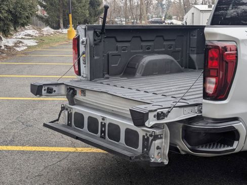 Used 2022 GMC Sierra 1500 Elevation w/ Preferred Package image 32