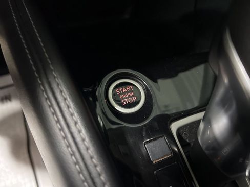 Used 2019 Nissan Kicks SR w/ SR Premium Package FWD image 22