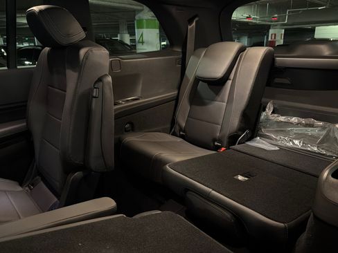 New 2026 Mercedes-Benz GLS 450 4MATIC image 14