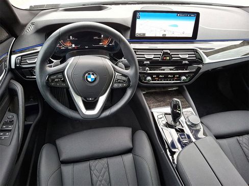 Certified 2023 BMW 530i xDrive w/ Premium Package image 2