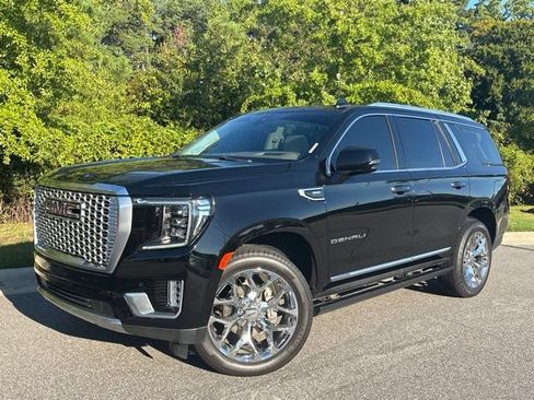 Used 2021 GMC Yukon Denali w/ Denali Premium Package AWD/4WD image 1