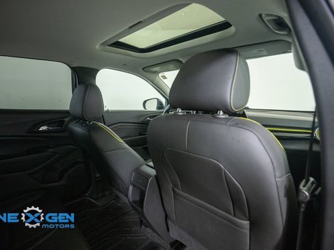 Used 2024 Chevrolet Trax ACTIV w/ Sunroof Package FWD image 33