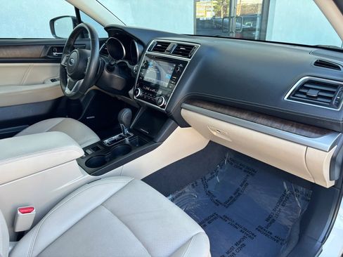 Used 2018 Subaru Outback 2.5i Limited w/ Popular Package #2 image 16