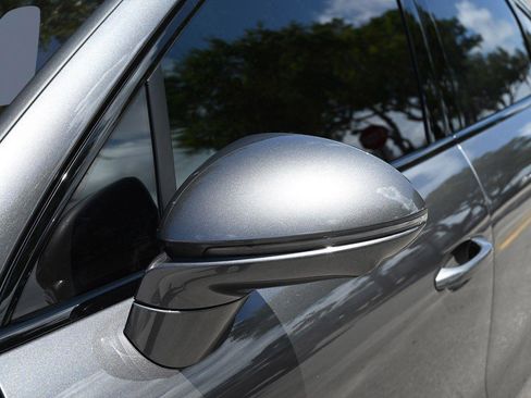 Used 2023 Porsche Cayenne Turbo S image 17