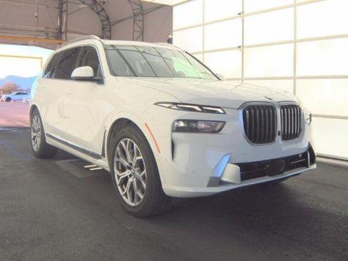 Used 2025 BMW X7 xDrive40i AWD/4WD image 5