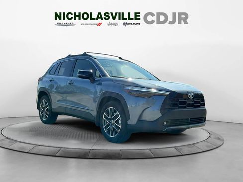 Used 2026 Toyota Corolla Cross XLE w/ Convenience Package FWD image 7