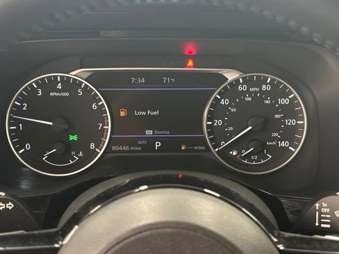 Used 2022 Nissan Pathfinder SV AWD/4WD image 23