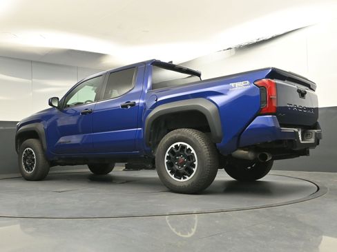 Certified 2024 Toyota Tacoma TRD Off-Road image 28