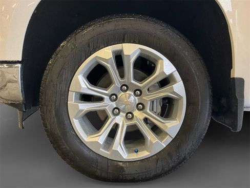 Used 2024 Chevrolet Silverado 1500 LTZ image 14