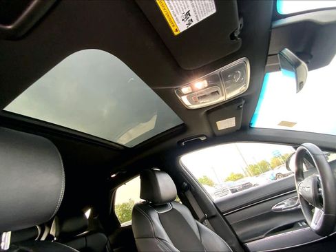 Used 2022 Genesis GV70 2.5T w/ Sport Prestige Package image 13