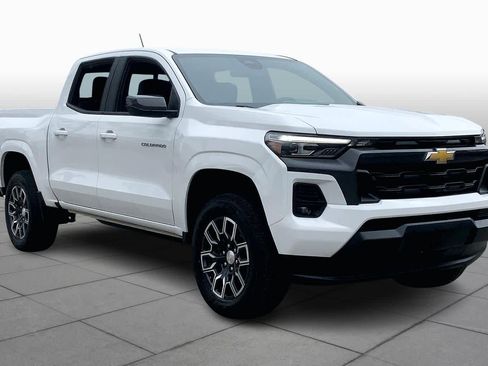 Used 2024 Chevrolet Colorado LT w/ LT Convenience Package III image 3