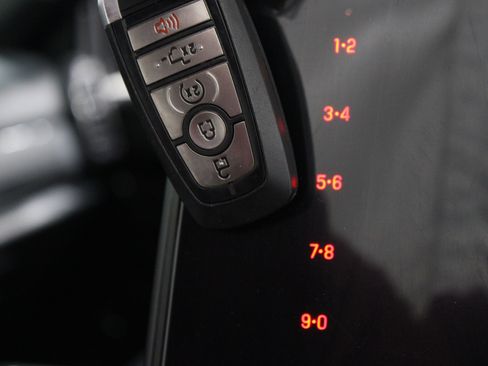 Used 2021 Ford Expedition Limited AWD/4WD image 21