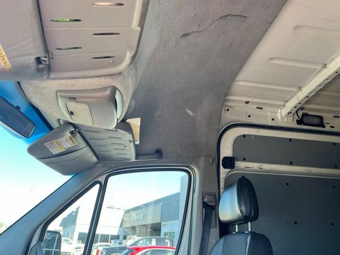 Used 2017 Mercedes-Benz Sprinter 2500 image 14