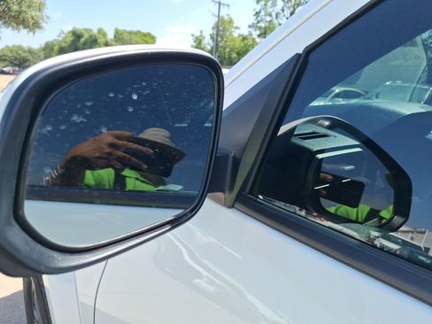 Used 2025 Toyota Tacoma TRD Sport AWD/4WD image 15