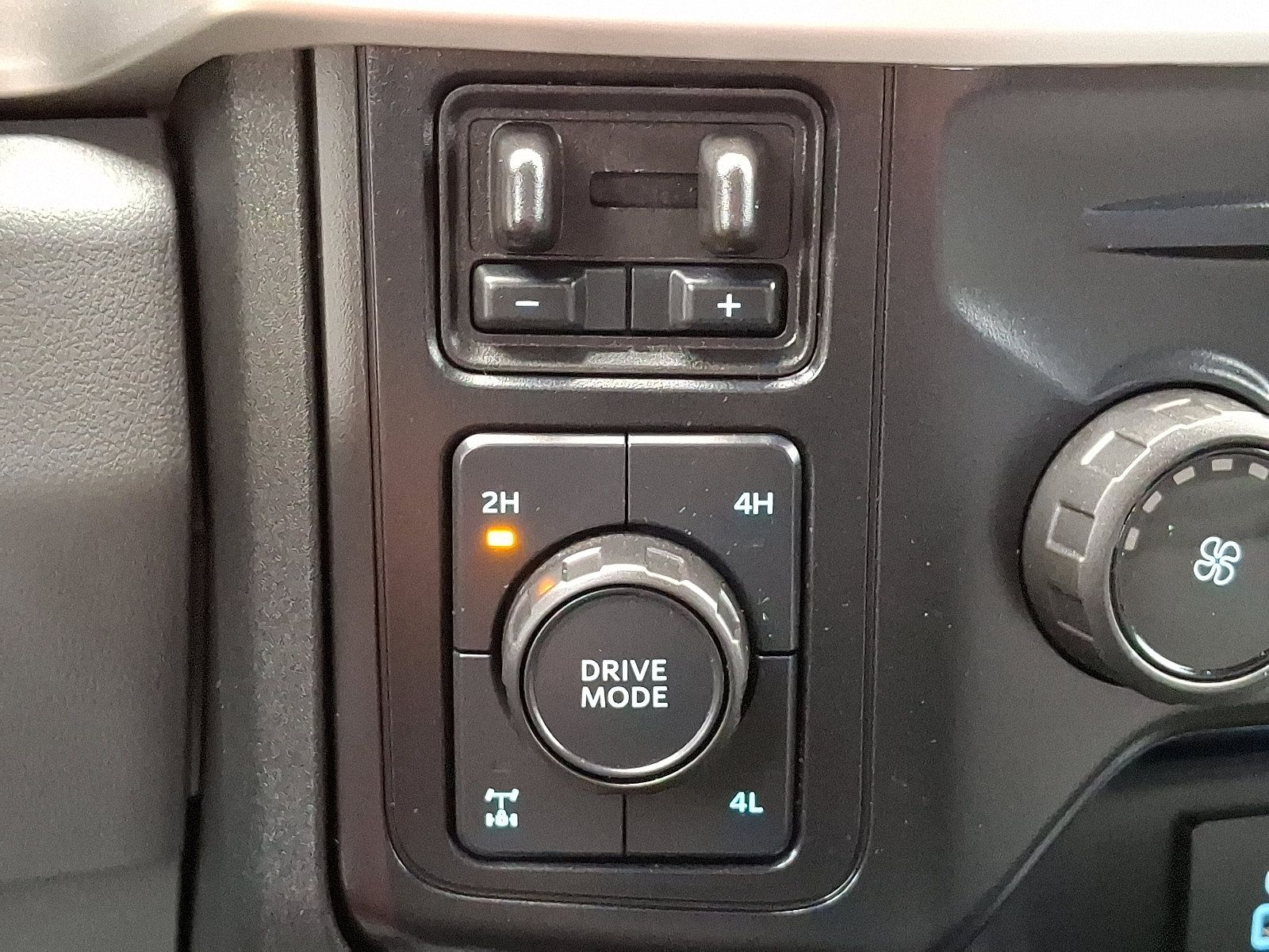Used 2024 Ford F250 XL w/ STX Appearance Package AWD/4WD image 25