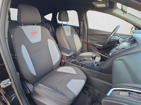 Used 2018 Ford Focus ST FWD image 18