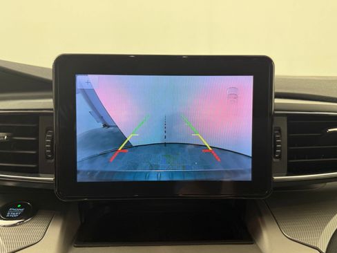 Used 2021 Ford Explorer XLT w/ Equipment Group 202A image 23