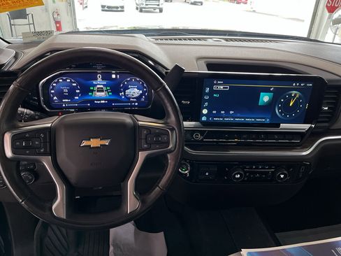 Used 2022 Chevrolet Silverado 1500 LT AWD/4WD image 15
