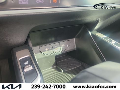 Certified 2025 Kia Sorento S w/ Panoramic Sunroof Package FWD image 29