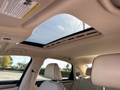 Used 2018 Volkswagen Passat 2.0T SE image 16