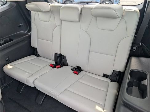 Used 2023 Kia Telluride EX w/ EX Captain's Chair Package FWD image 11