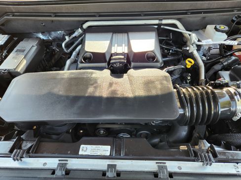 Certified 2024 Chevrolet Colorado Z71 w/ Z71 Convenience Package 2 image 31