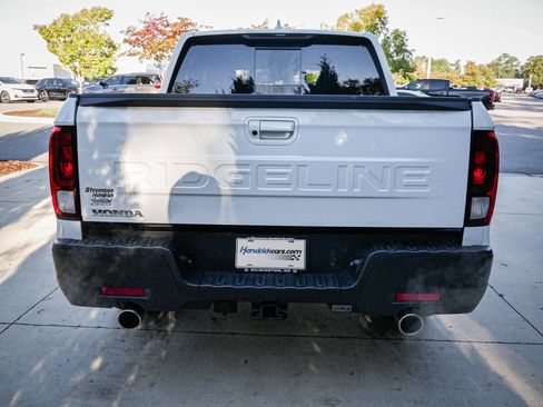 Certified 2024 Honda Ridgeline RTL image 9