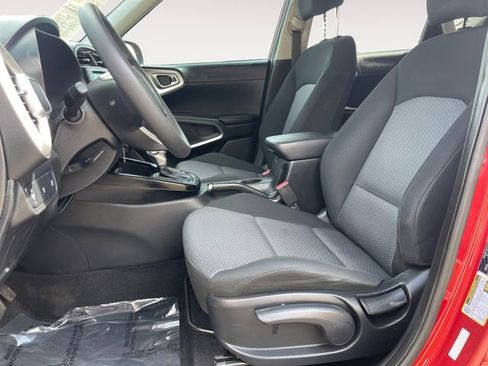 Used 2022 Kia Soul LX FWD image 31