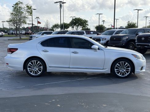 Used 2016 Lexus LS 460 AWD w/ Comfort Package image 12