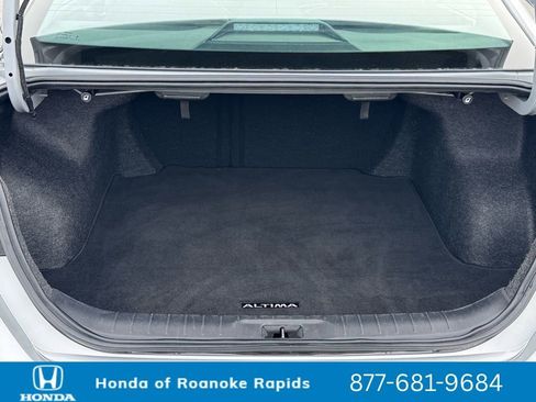 Used 2024 Nissan Altima 2.5 SV image 34