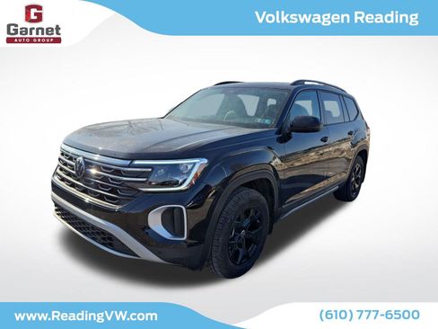 New 2026 Volkswagen Atlas Peak Edition image 1