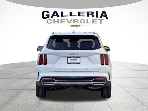 Used 2022 Kia Sorento S image 6