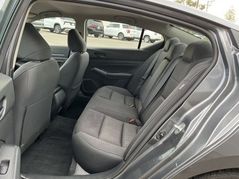 Used 2024 Nissan Altima 2.5 SV image 27