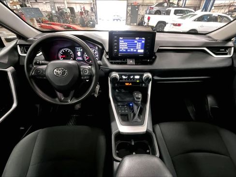 Certified 2022 Toyota RAV4 LE AWD/4WD image 14