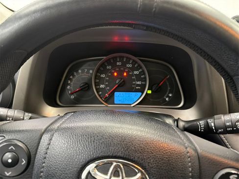 Used 2013 Toyota RAV4 XLE image 26