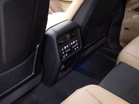 Certified 2025 Porsche Cayenne Coupe AWD/4WD image 35