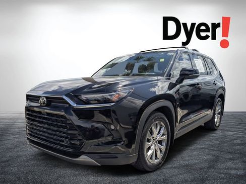 Used 2025 Toyota Grand Highlander FWD image 8