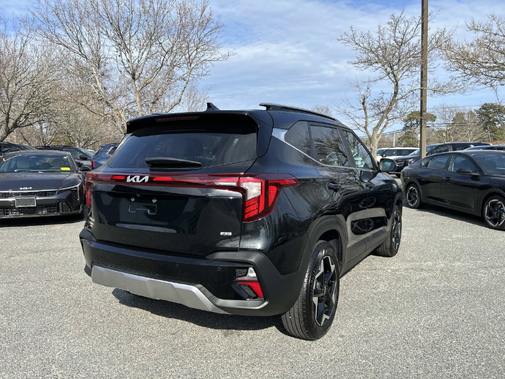 Used 2025 Kia Seltos EX w/ EX Sunroof Package AWD/4WD image 3