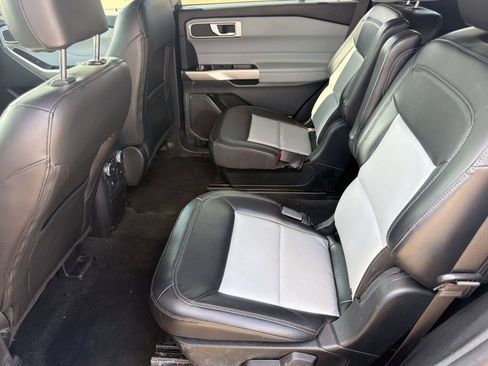 Used 2022 Ford Explorer XLT w/ Equipment Group 202A RWD image 25