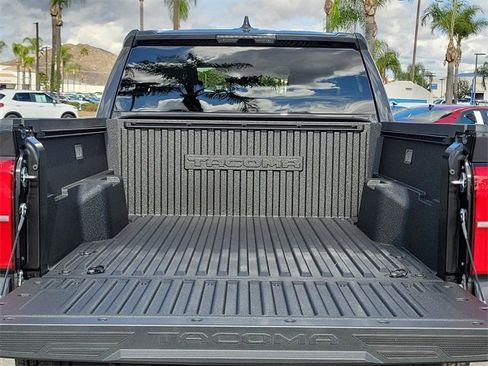 Used 2025 Toyota Tacoma TRD Sport image 28