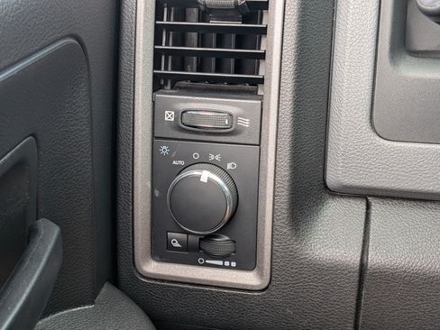 Used 2020 RAM 1500 Tradesman w/ Chrome Plus Package RWD image 22