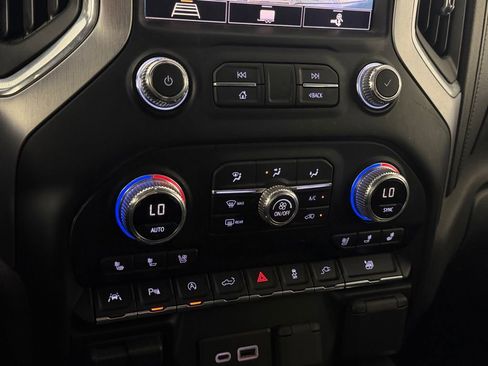 Used 2020 GMC Sierra 1500 SLT image 29