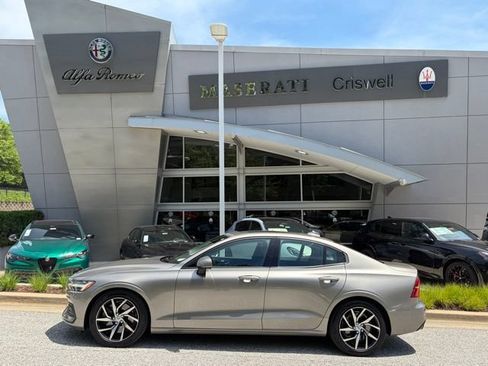 Used 2019 Volvo S60 T6 Momentum w/ Multimedia Package AWD/4WD image 8
